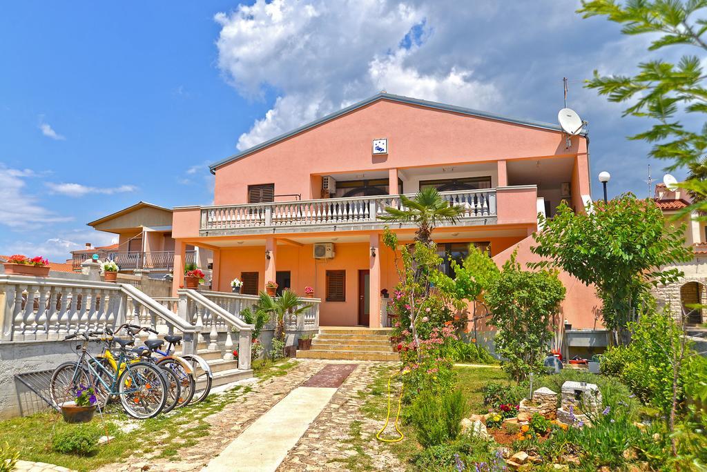 Apartments Blue 324 Медулин Екстериор снимка