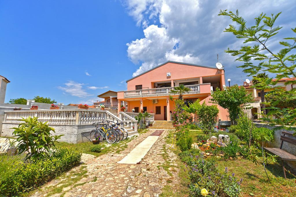 Apartments Blue 324 Медулин Екстериор снимка